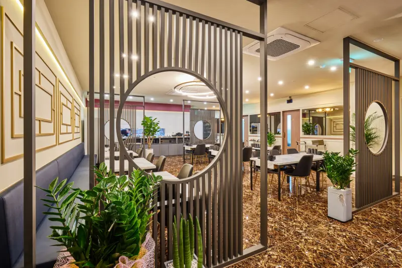 월창 파티션이 아름다운 80평 고급 중식당 홀